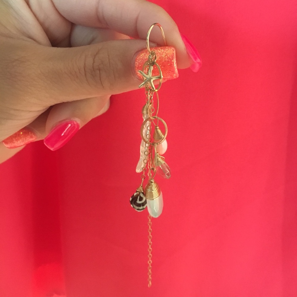 SAND PEOPLE handmade dangle shell earrings