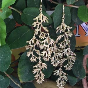 Stella & Dot Grace Chandelier Earrings