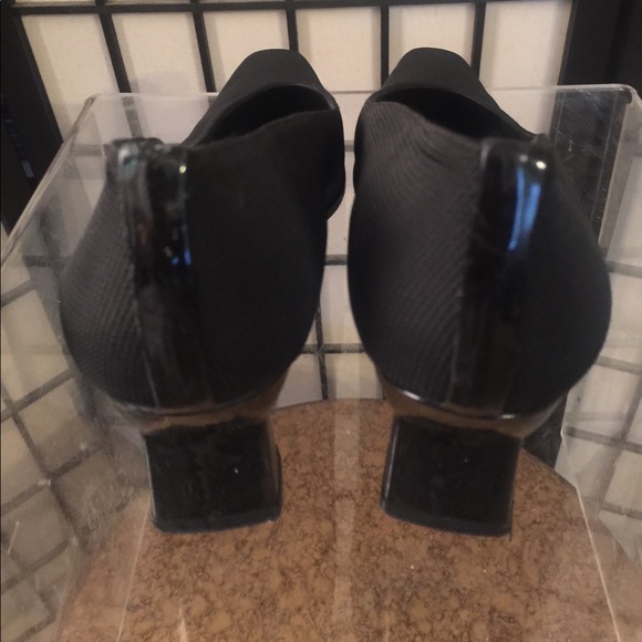 💜 Stuart Weizmann black fabric pumps - Picture 3 of 4