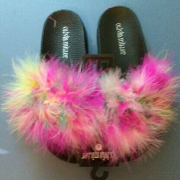 🎇🎇SOLD🎇🎇Olivia Miller Faux Fur Slides Slippers - Picture 2 of 3