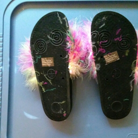 🎇🎇SOLD🎇🎇Olivia Miller Faux Fur Slides Slippers - Picture 3 of 3