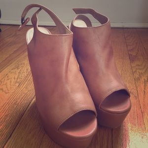 Steve Madden Gabby Heels, Size 8, NEVER BEEN WORN