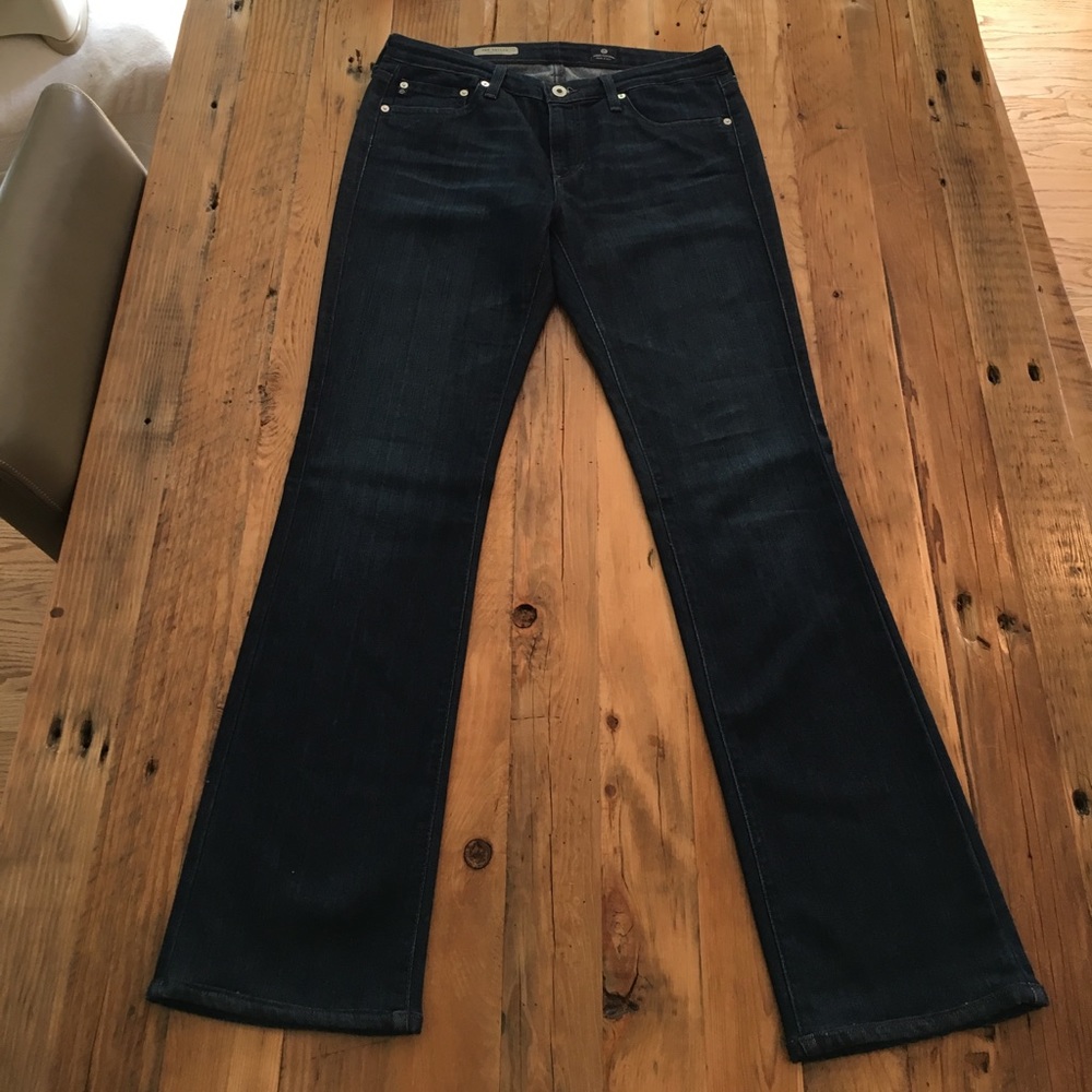 🎉🎉HP🎉🎉 AG Jeans. Slim boot cut. Size 30R