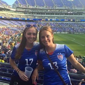 Meet your Posher, Elaine