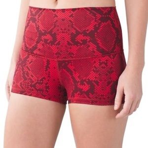 Lululemon bogies short