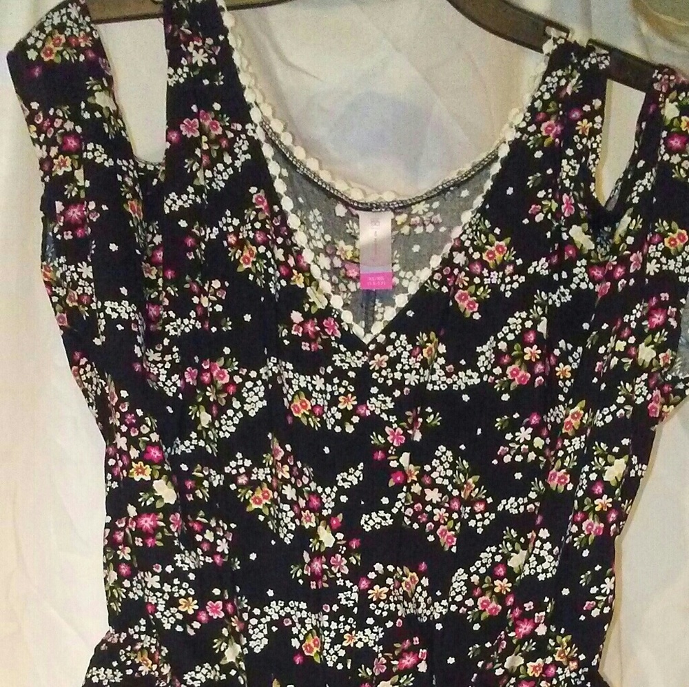 V neck floral blouse