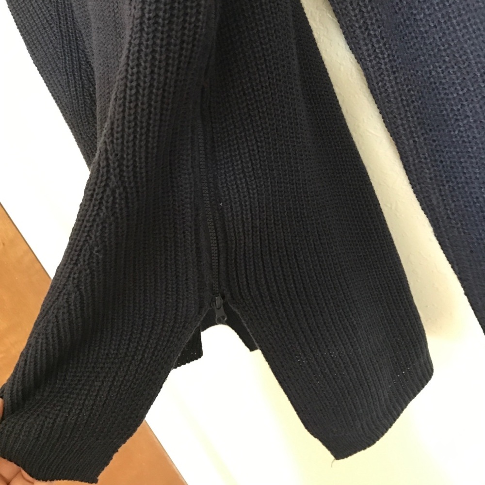 Blue sweater - Picture 2 of 3