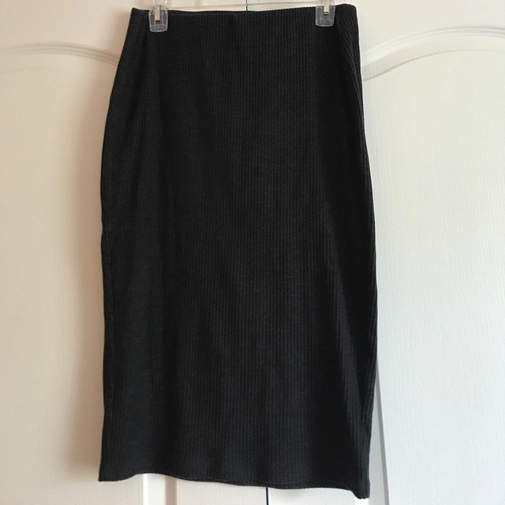 Ribbed knit pencil skirt