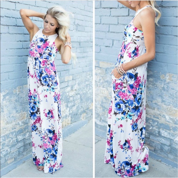 Dresses & Skirts - Floral Maxi Dress