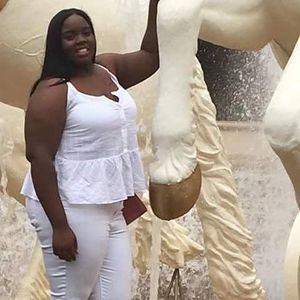 Meet your Posher, Lindafu