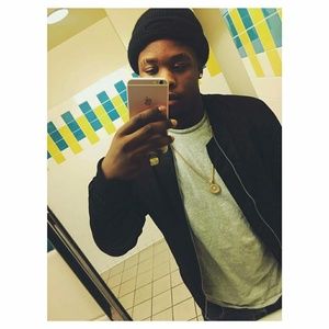 Meet your Posher, Derrick