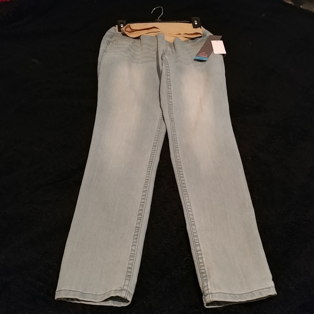 NWT women's studded Maternity JeansREDUCED