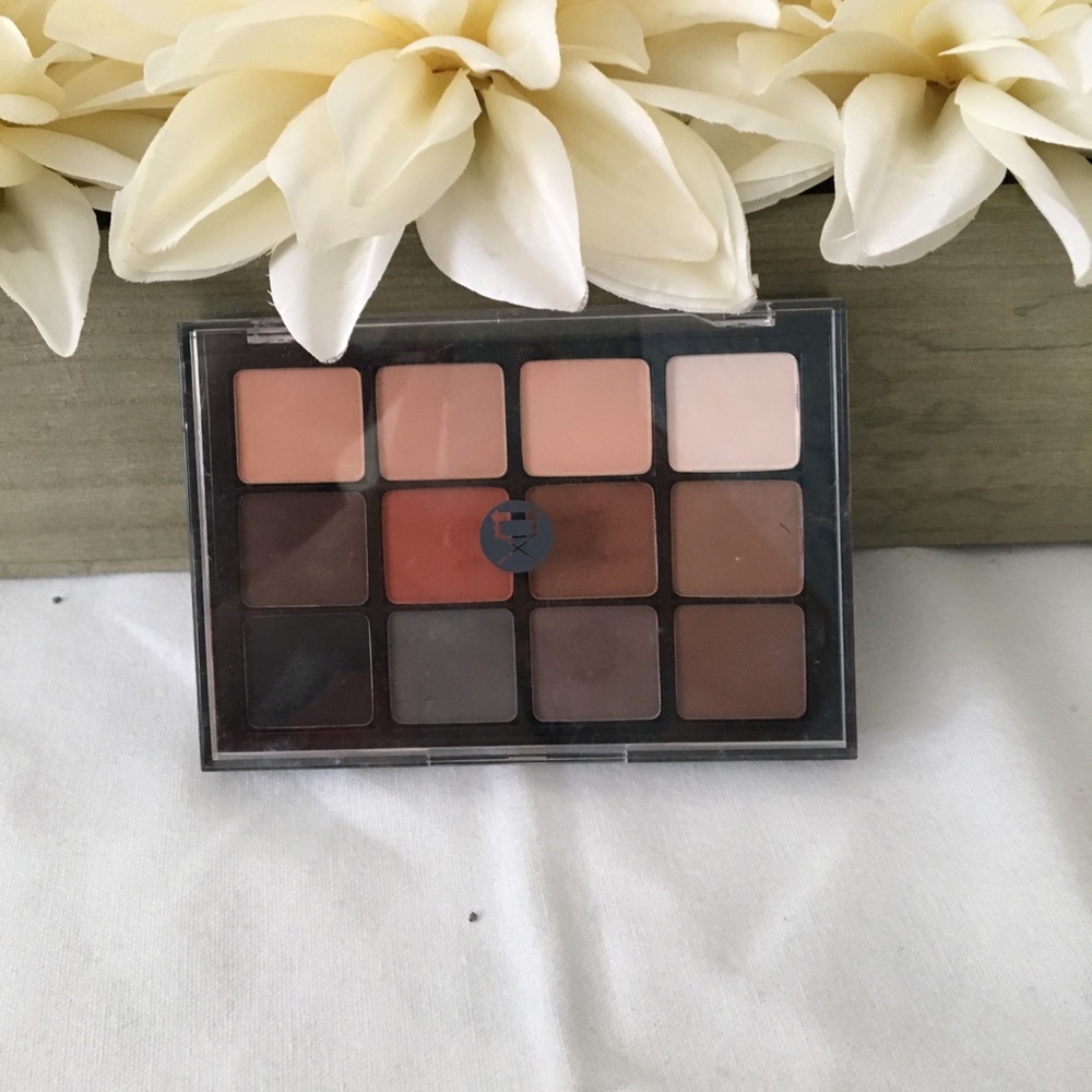 Viseart neutral matte eyeshadow palette