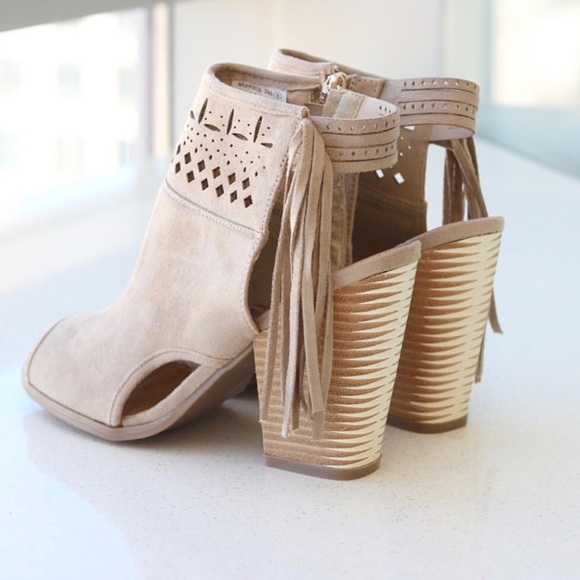 Cream Open Toe Boho Fringe Booties - Picture 3 of 7