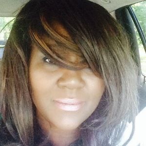 Meet your Posher, Dionne