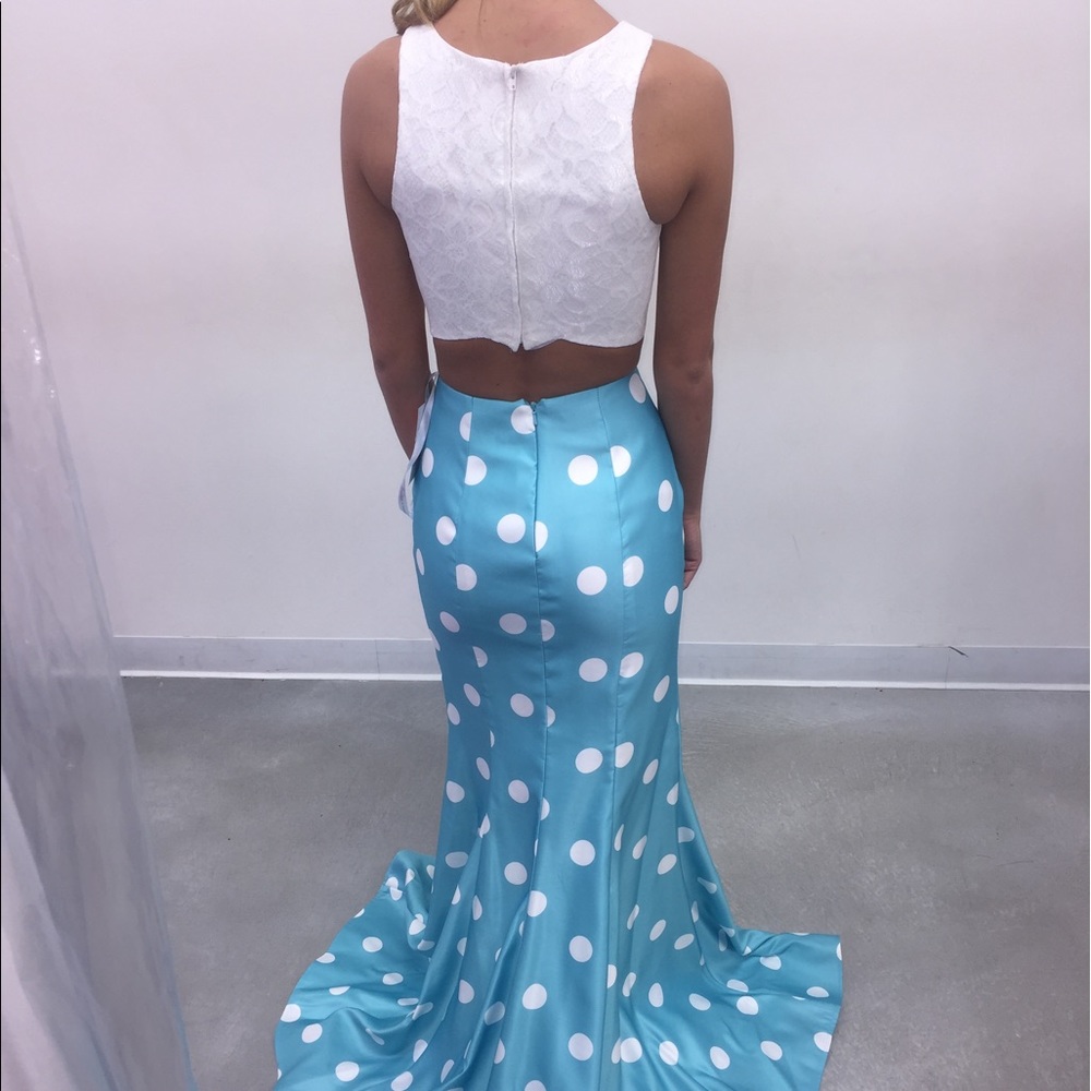 PROM DRESS - Picture 2 of 2