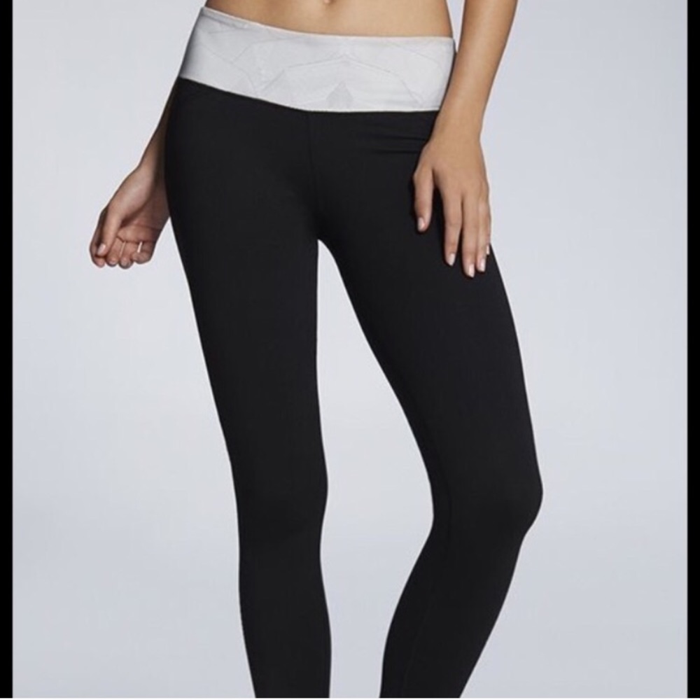 Fabletics Athletic Leggings Size M