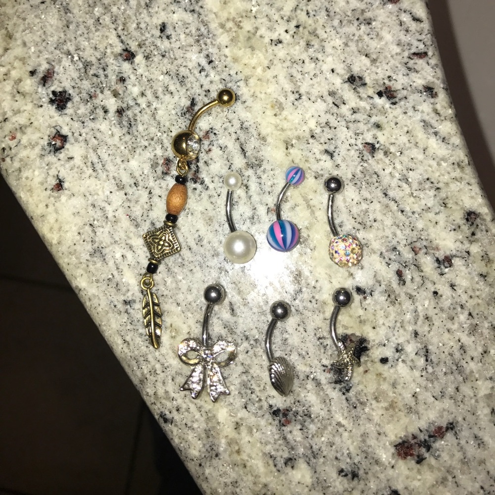 Various belly rings😻