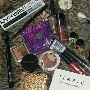 22 piece Make-up Bundle