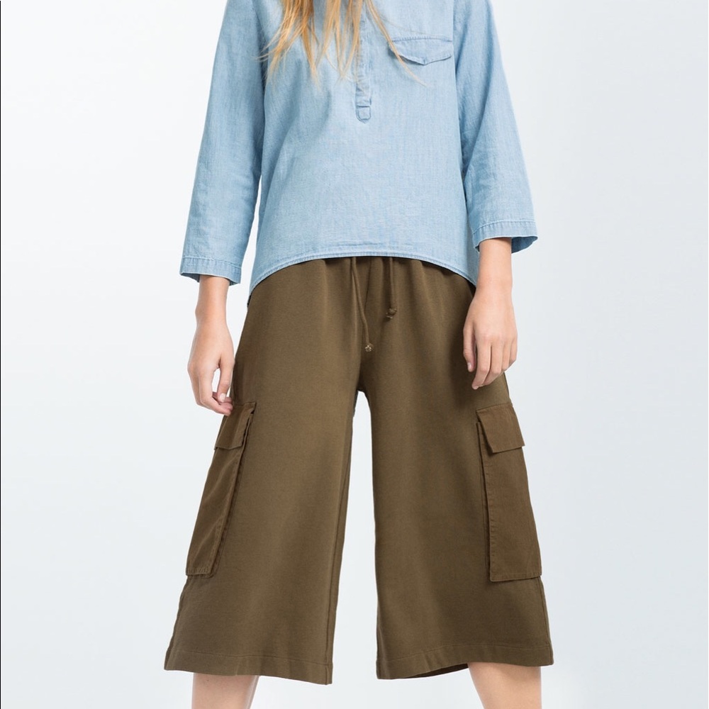 SALE 🎉 Zara cargo culottes