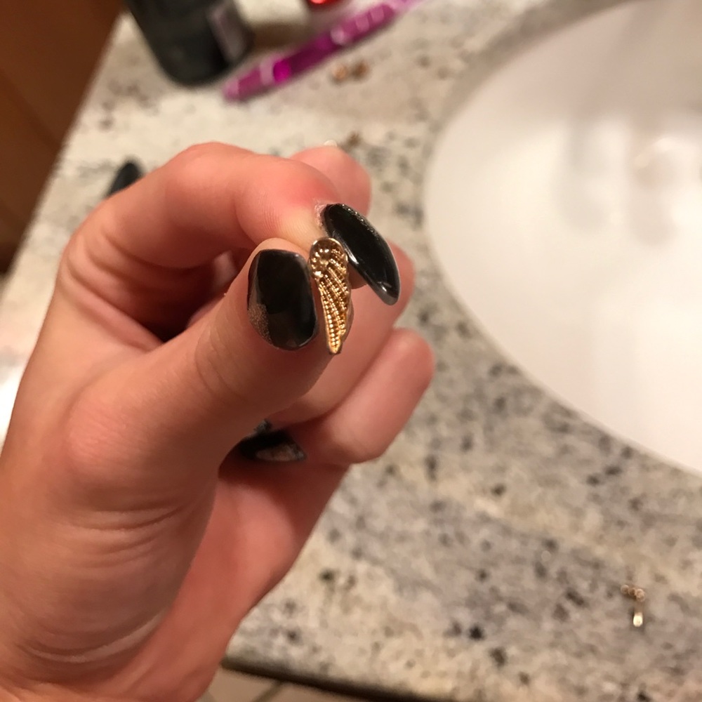 Angel wing earrings 😜