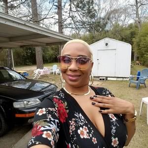Meet your Posher, Lynette