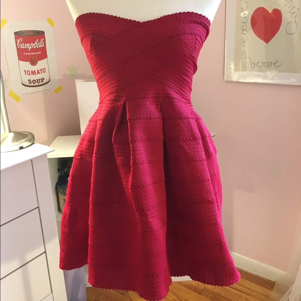 RED SWEETHEART DRESS