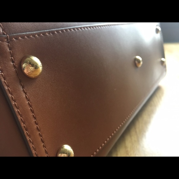 Ferragamo leather Flower Appliqué Bag - Picture 3 of 8