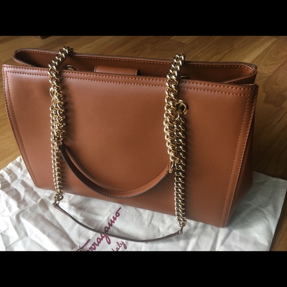 Ferragamo leather Flower Appliqué Bag - Picture 2 of 8