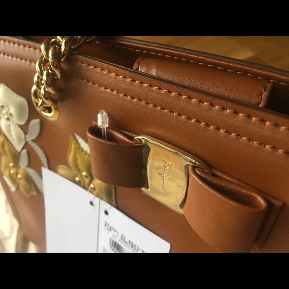 Ferragamo leather Flower Appliqué Bag - Picture 4 of 8