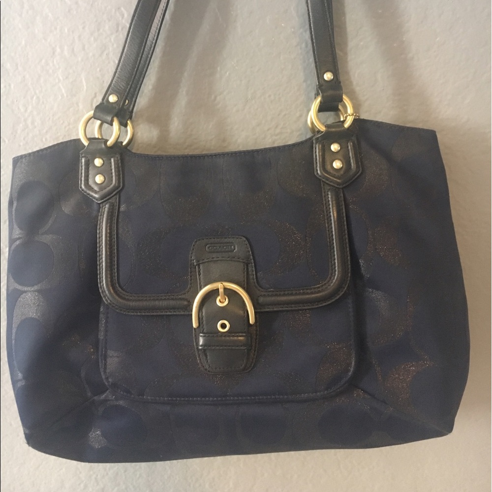 Coach purse - like NeW
