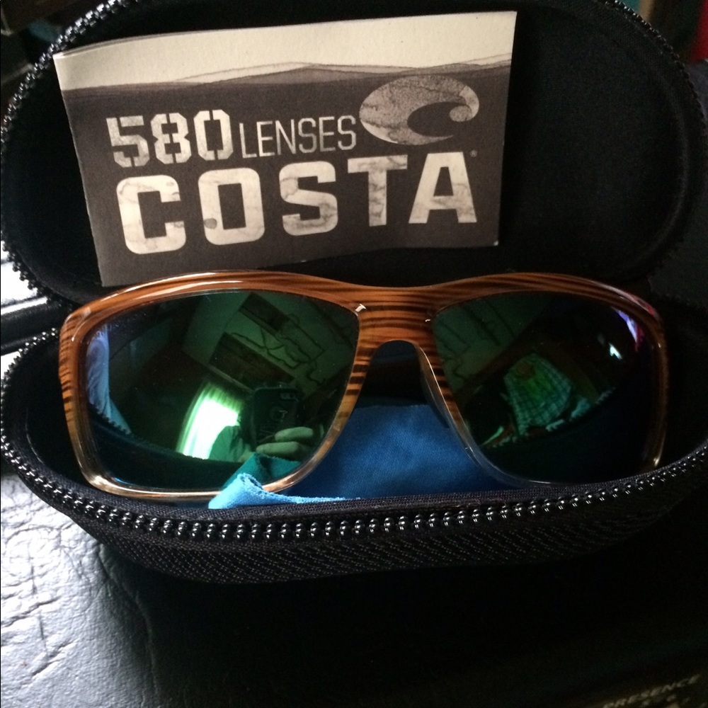 Men's Costa Mag Bay sun glasses