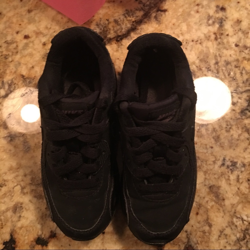 Boys Nike air max. Size 11. Black