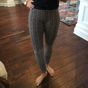 Cabi leggings, size medium