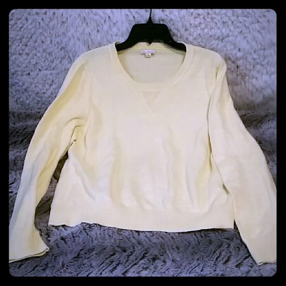 Butter yellow crew neck sweater - Picture 1 of 4