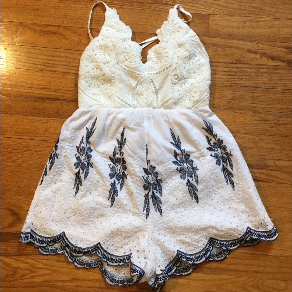 LACE SWEETHEART ROMPER