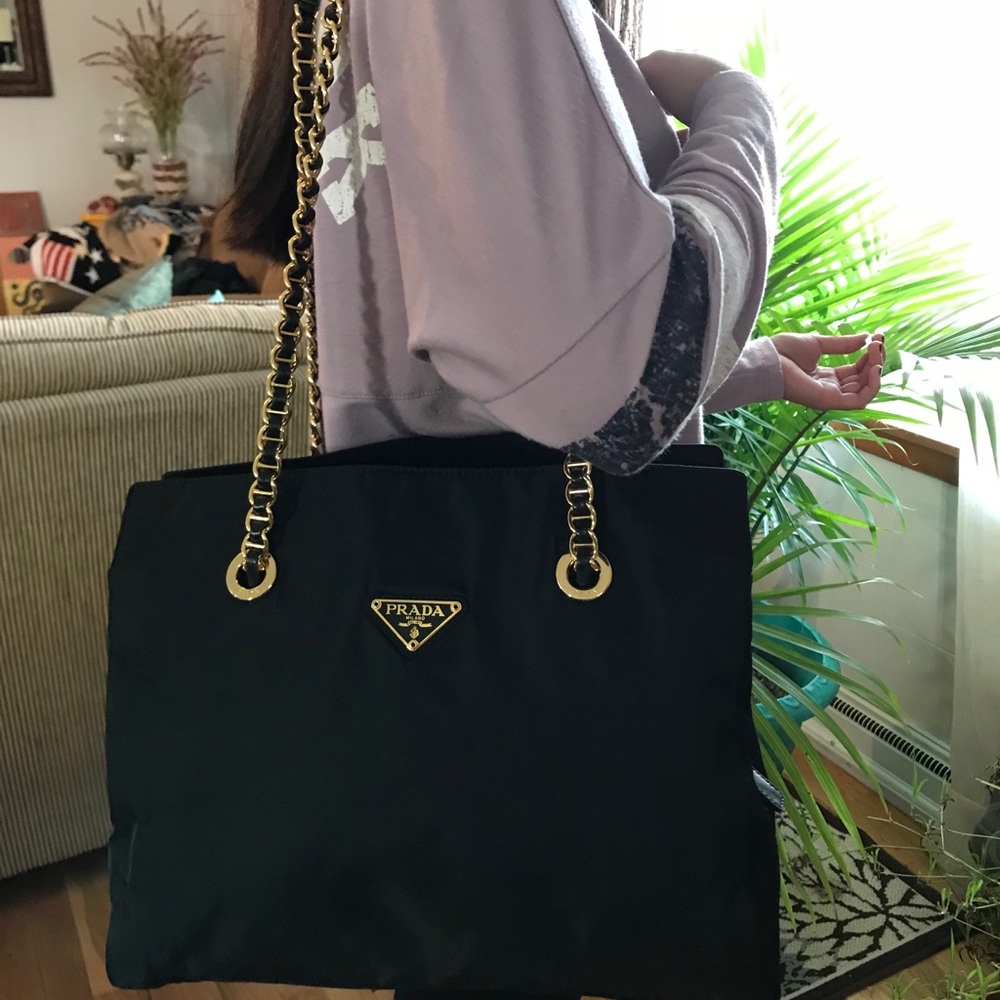 Authentic Prada Borsa in Tessuto Catena Bag