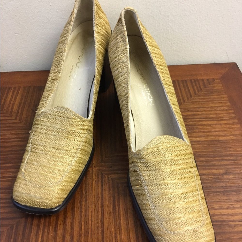 Comeaution Shoes/Pumps. Made in Italy