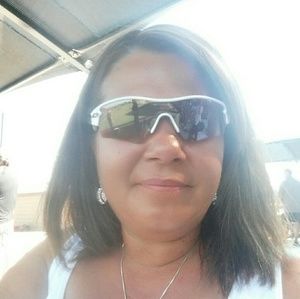 Meet your Posher, Dena