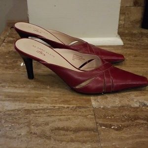 Anne Klein iflex Mules