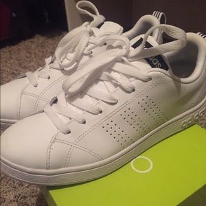 Women's adidas neo all white tennis shoes size 7
