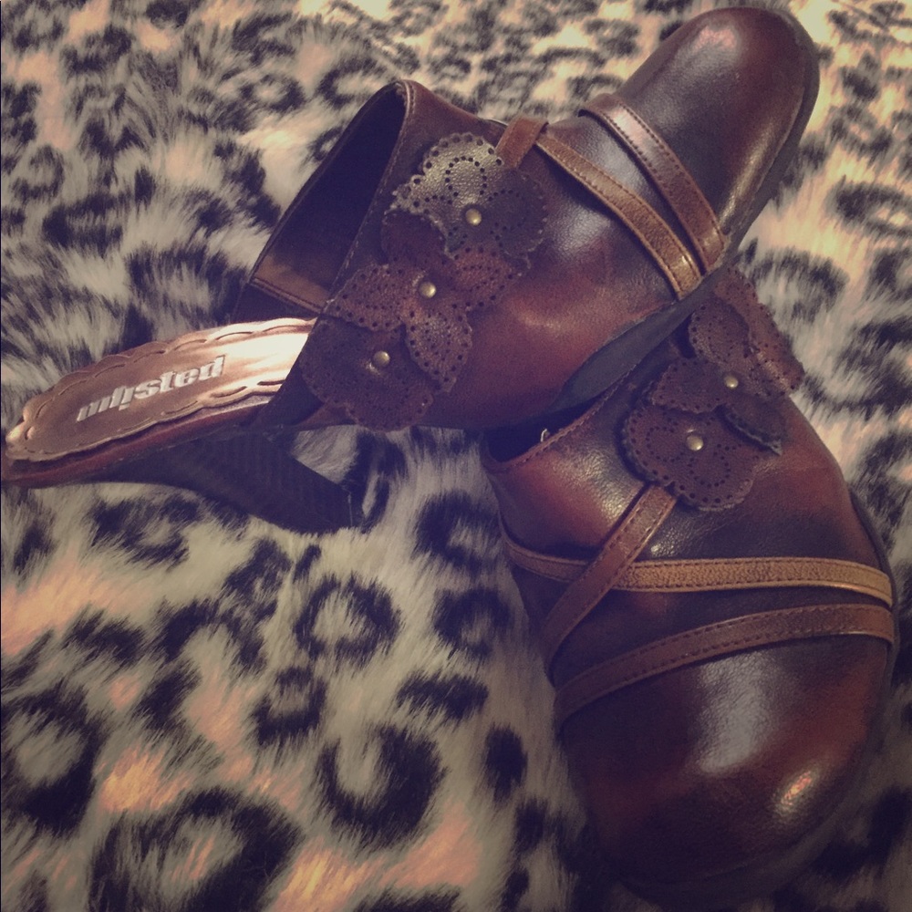 Leather high heel sandals