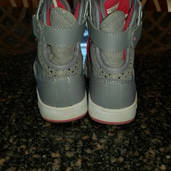 Hightops - Picture 3 of 8