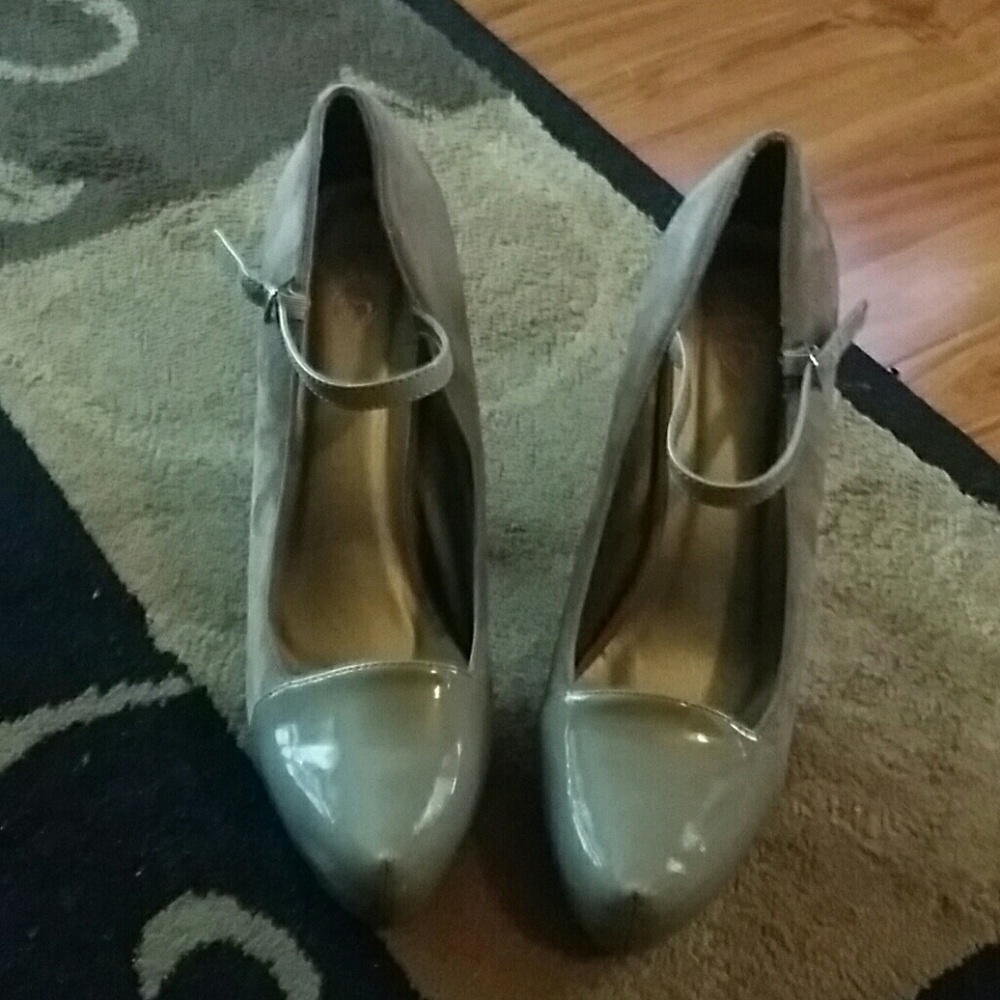 Pumps -Tan colored