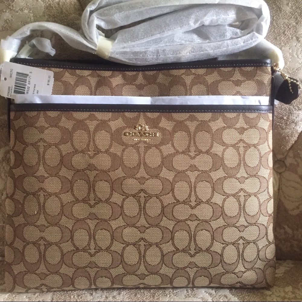 πSALEβ¬οΈLAST 1 COACH signature file crossbody bag - Picture 3 of 4