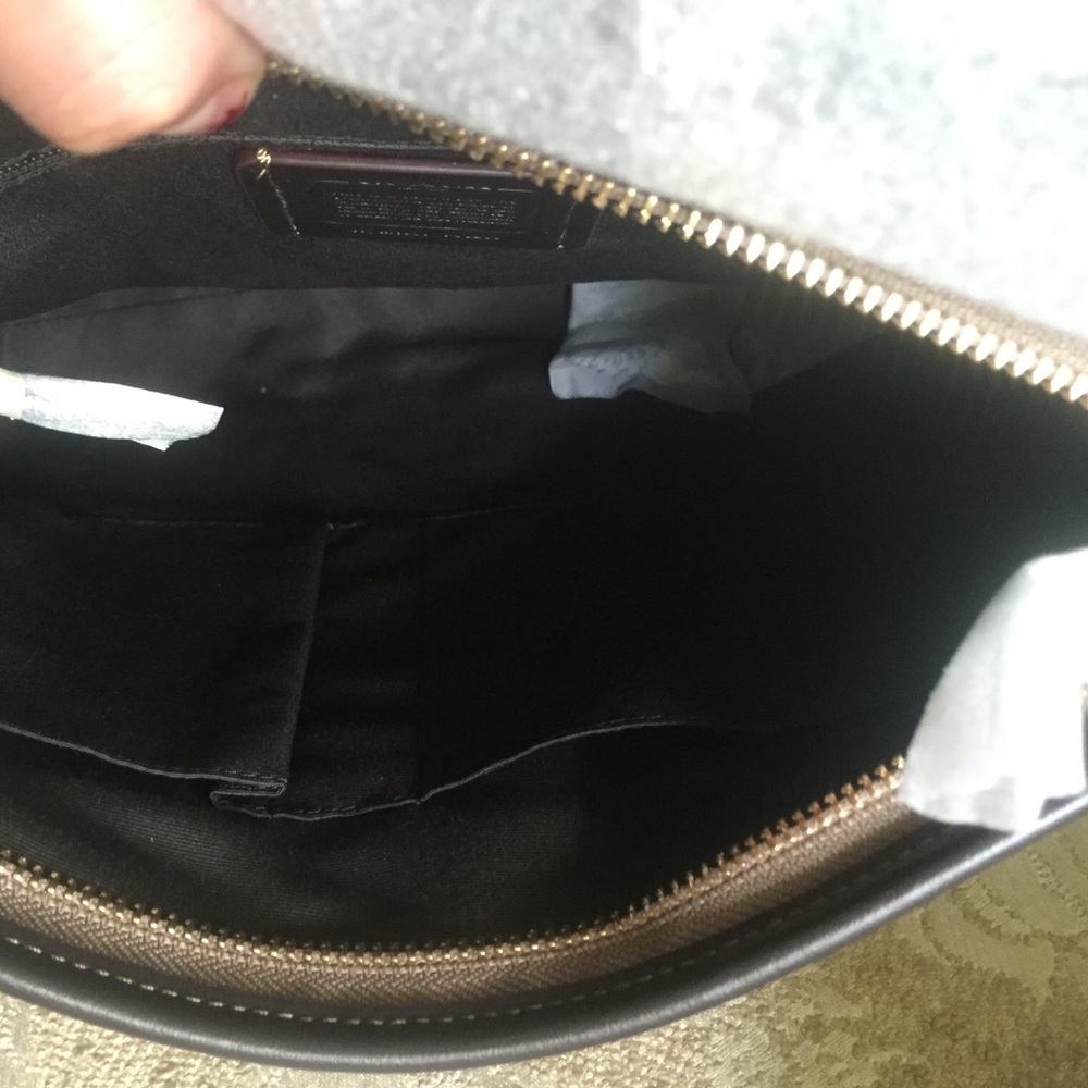 πSALEβ¬οΈLAST 1 COACH signature file crossbody bag - Picture 4 of 4