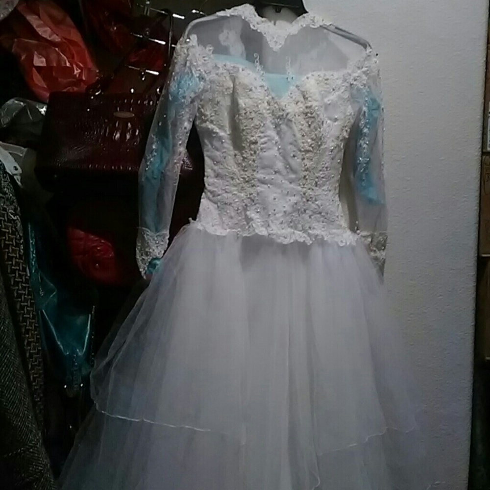 Vintage wedding gown