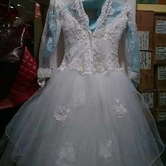 Vintage wedding gown - Picture 2 of 8