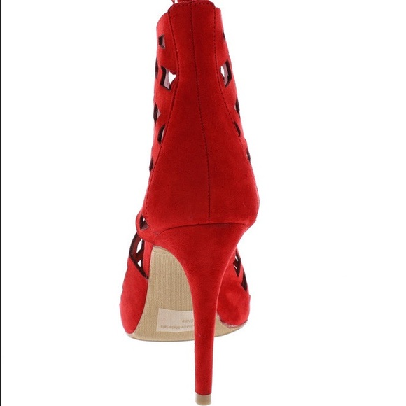 Lady In Red - Picture 4 of 4