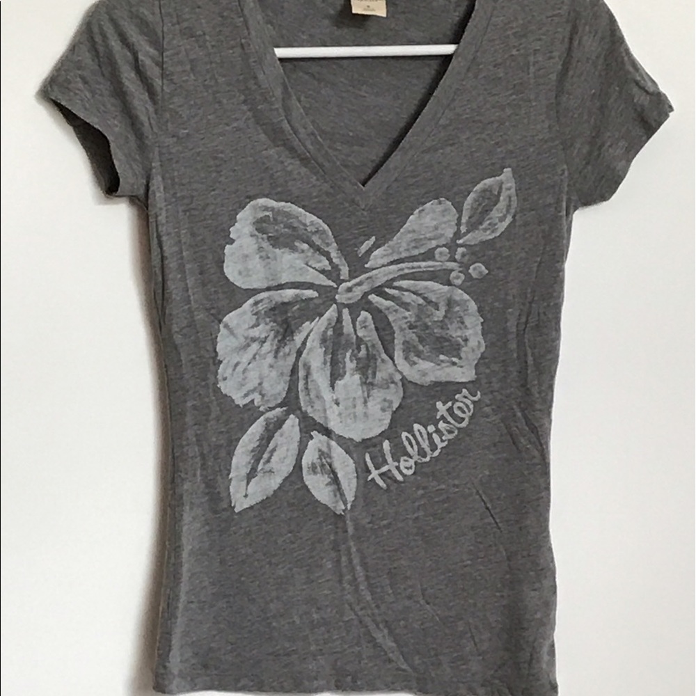 Hollister gray top with flower print